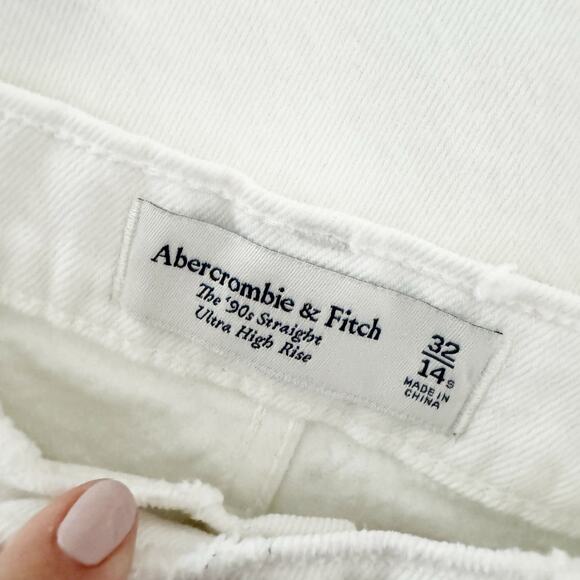 ABERCROMBIE The 90s Straight Ultra High Rise Destroyed Jeans White 34 Short - Picture 10 of 12